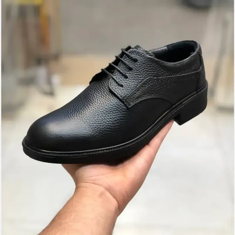 کفش چرم مردانه مدل افسری مشکی رخشی رویه چرم طبیعی گاوی زیره پیو سبک و مقاوم کفی طبی - تصویر 3