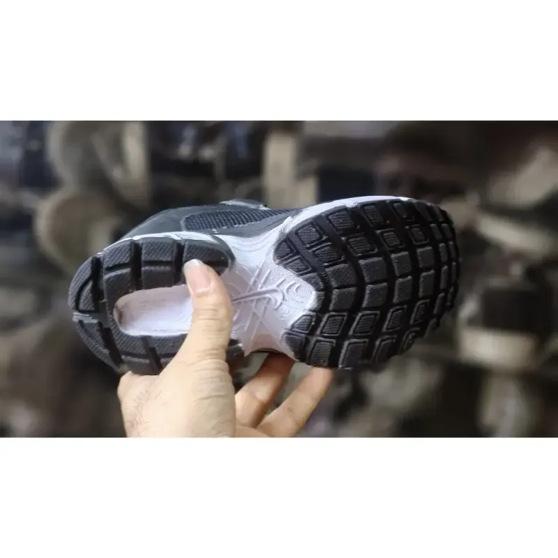 کفش اسپرت بچگانه مشکی و سفید سایز 31 تا 35 پسرانه دخترانه مناسب مدرسه - تصویر 3
