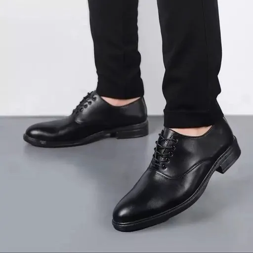 ست مردانه کفش بندی کلاسیک رویال و کمربند چرم صنعتی نیک مشکی - تصویر 5